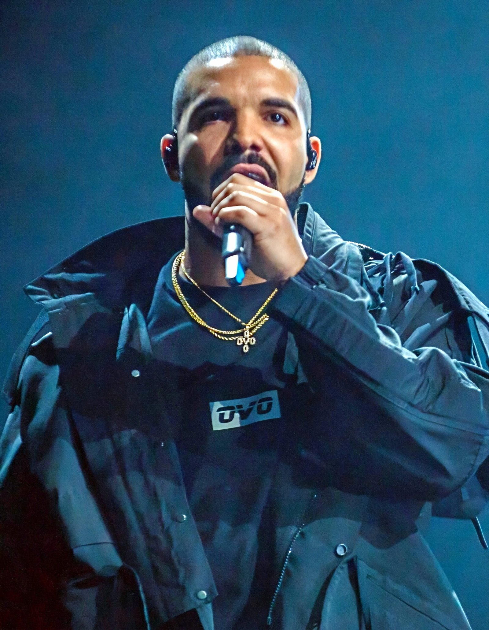 Drake Performing Live.